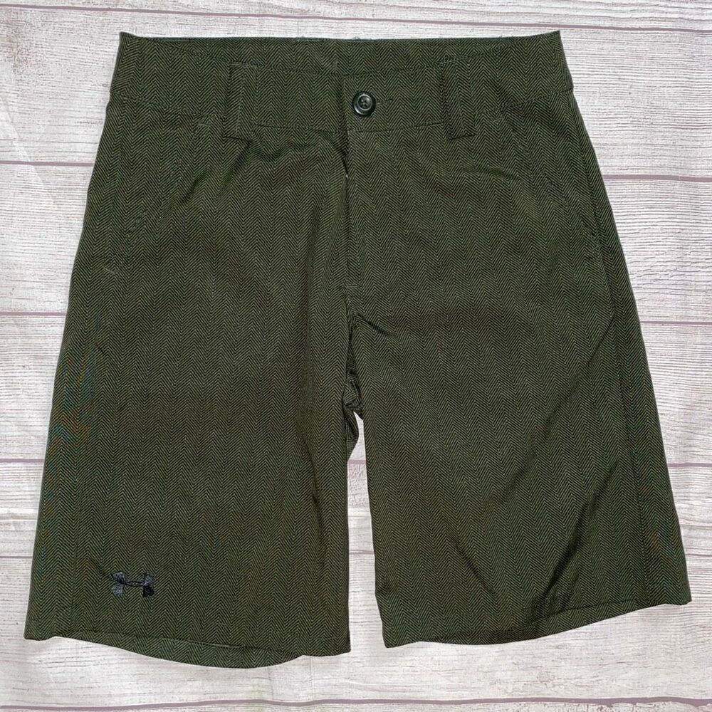 Under armour youth boys M loose fit Chino or golf shorts green & black